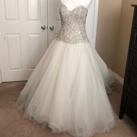Allure Bridals C244 Used Wedding Gown - Picture 1 of 8